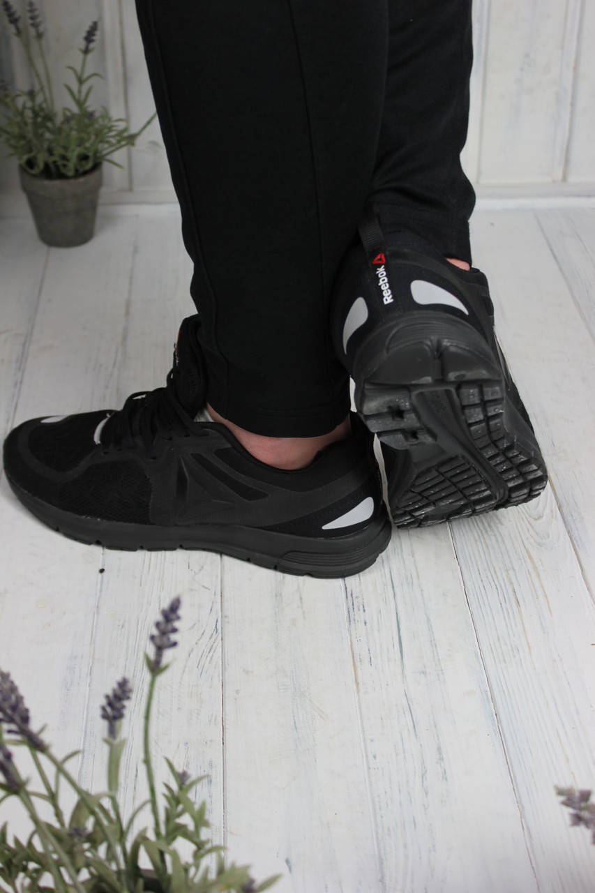 

Кроссовки мужские Reebok Distance 2.0 черные (последний размер 41)
