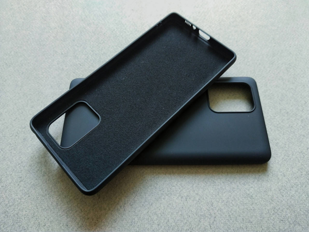 

Силиконовый софт тач чехол с микрофиброй для Samsung Galaxy S10 Lite черный