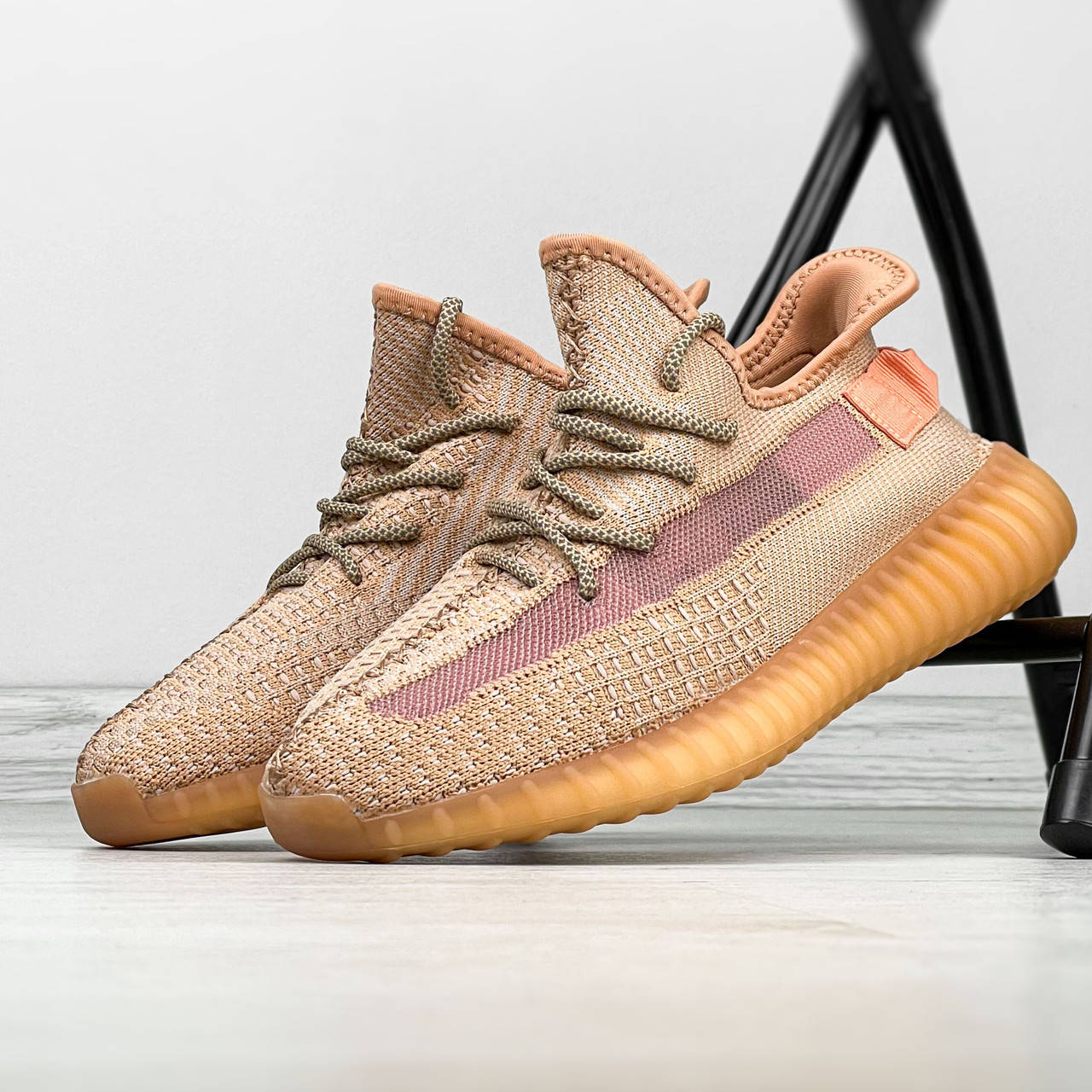 

Кросівки чоловічі 350 , 41, Оранжевый