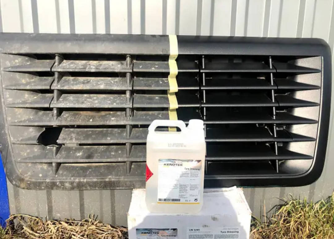 

Премиальный реставратор пластика и шин Kenotek Tyre Dressing Бельгия 1л