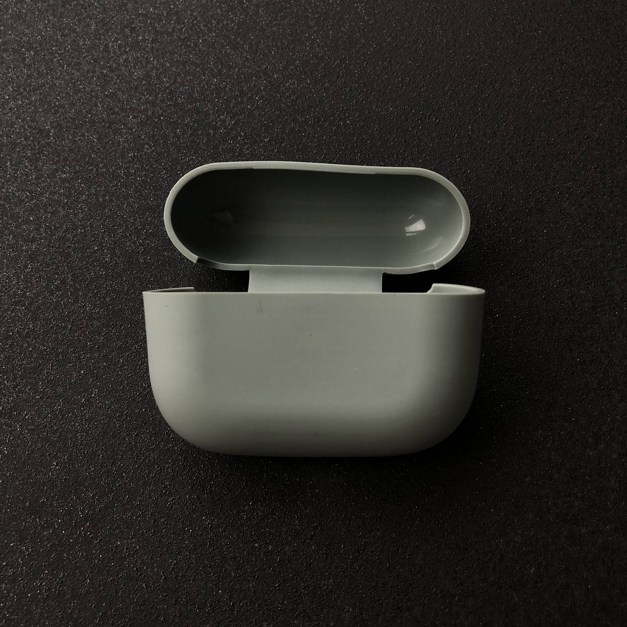 

Чехол для наушников AirPods Pro silicone case, серый / light gray