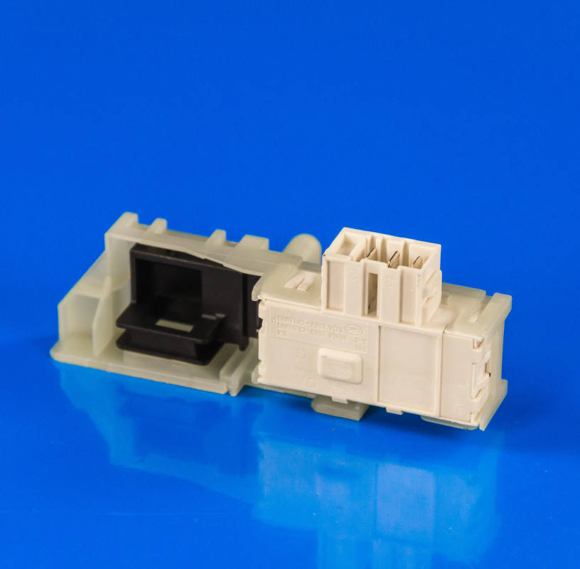 

Замок (УБЛ) для стиральной машины Candy 46002826