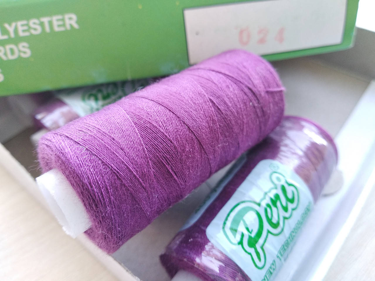 

Нитки Peri №40 котушка 400 ярд, сливова (024), Фиолетовый