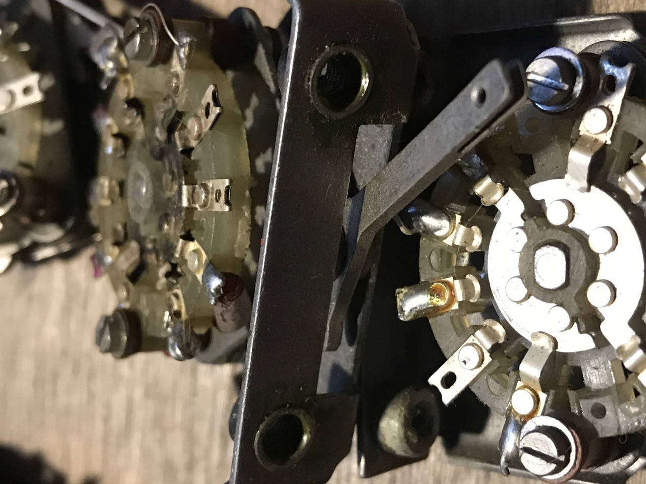 

Переключатель ПР4П2Н В