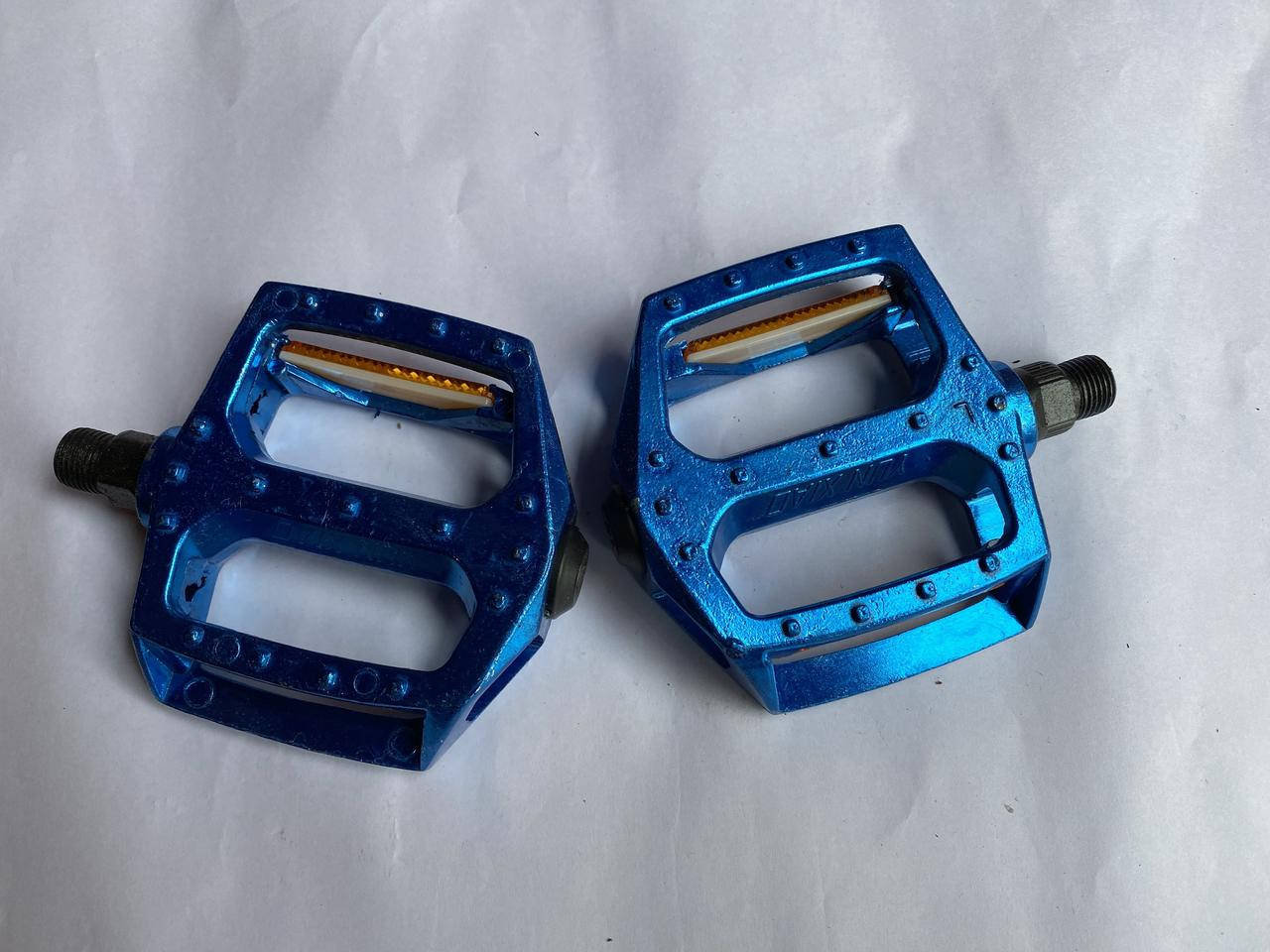 

Педали спортивные широкие