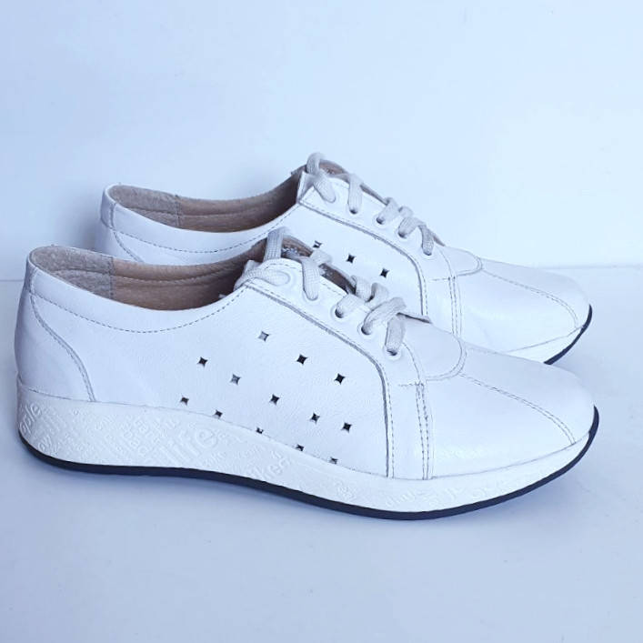 

Кроссовки женские кожаные белого цвета с перфорацией 40, Белый