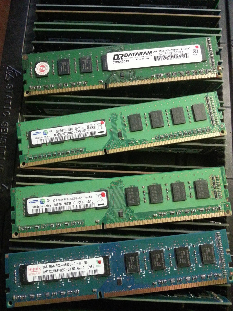 

DDR3 на 2GB (PC3-10600) DDR3-1333 Intel/AMD