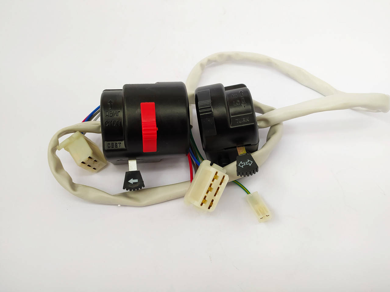 

Блоки кнопок руля (пара) МТ, ДНЕПР