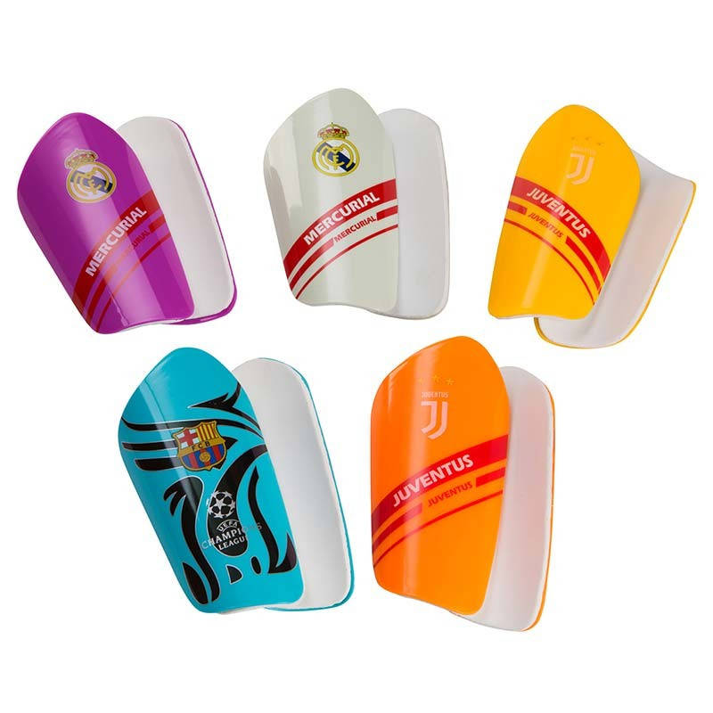 

Щитки футбольные 1008М, 17см.