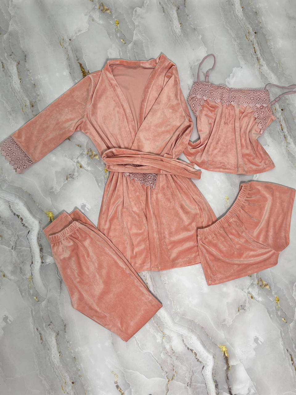 

Женский комплект пижамный плюшевый 4 в 1 розовый (майка, шорты, штаны и халат)