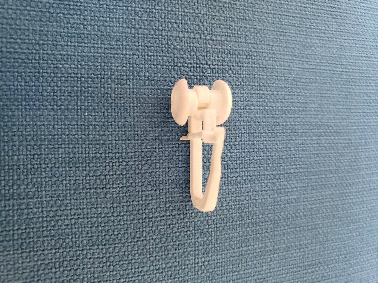 

Крючки для карнизов