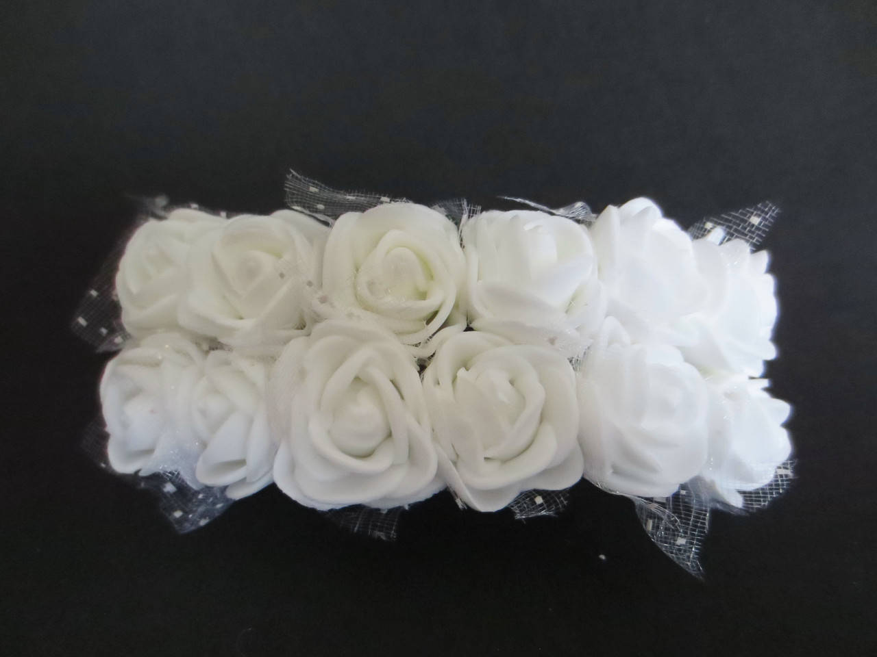 

Декоративные розы из латекса 12 шт., d 2 см на ножке, белого цвета с фатином, Белый