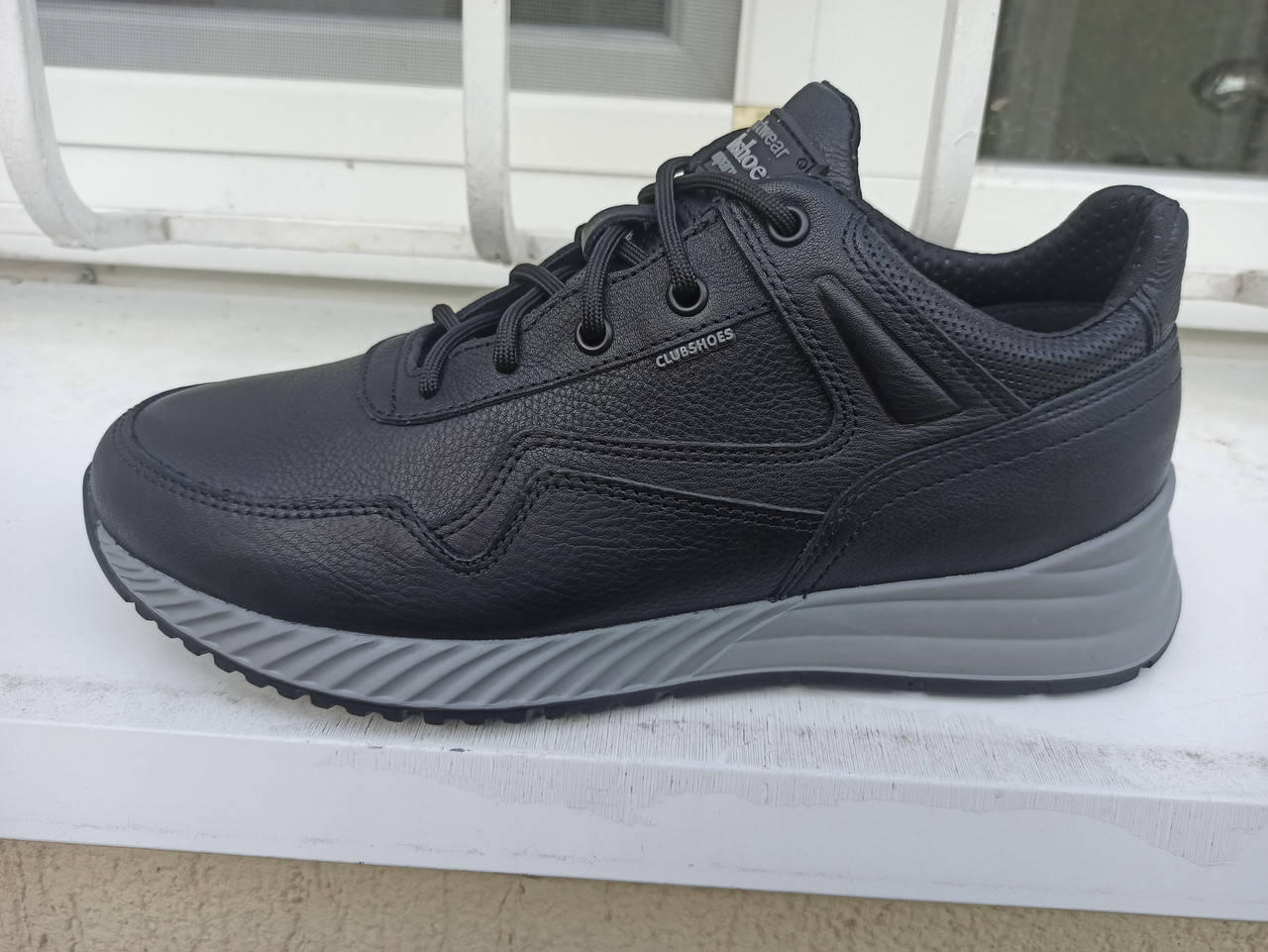 

Польские мужские кожаные кроссовки