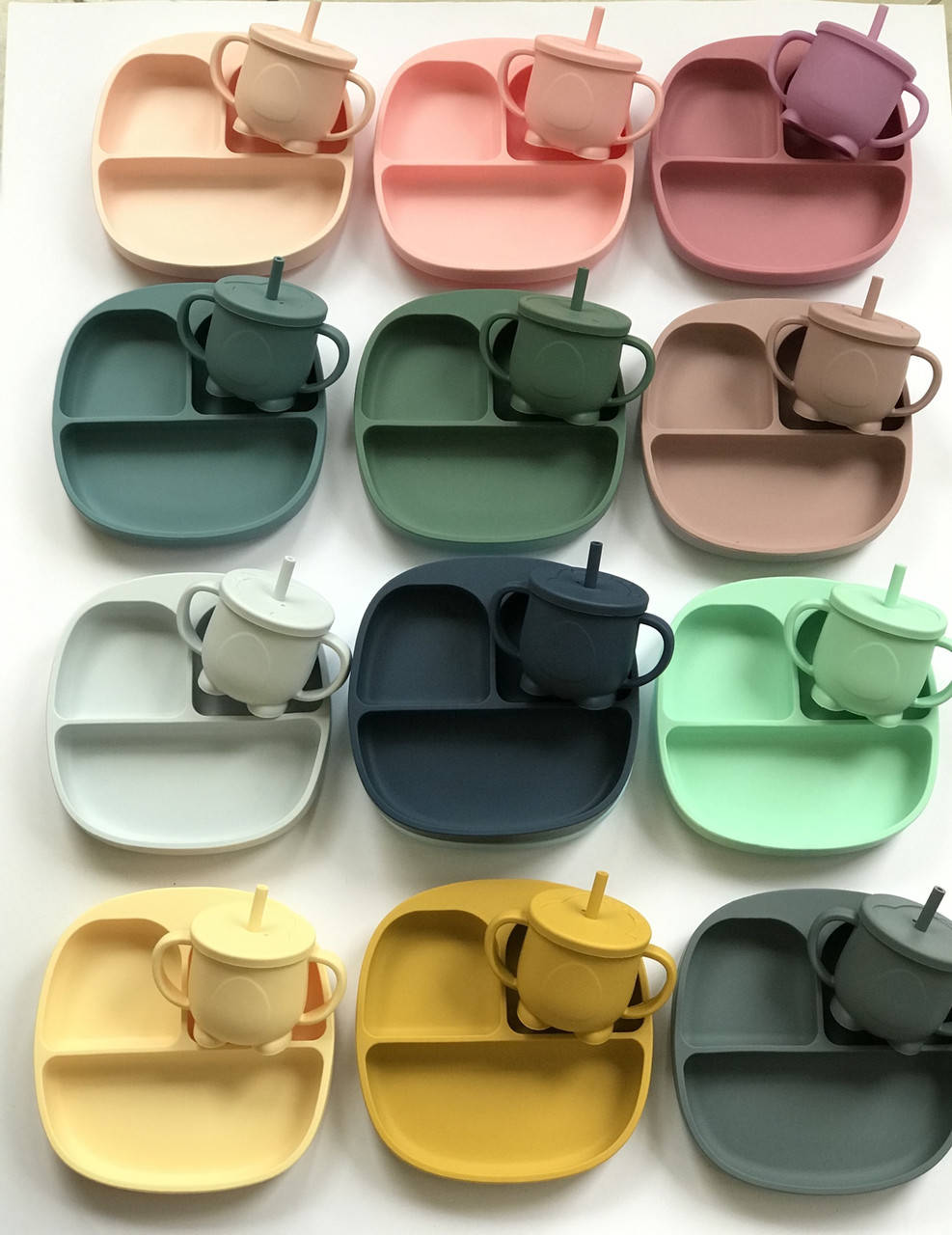 

Посуда для первого прикорма тарелка силиконовая секционная и поильник, Разные цвета