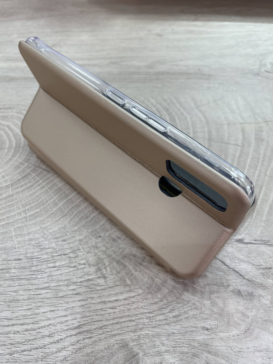 

Чехол-книжка на Tecno Spark 7 противоударный золотистый