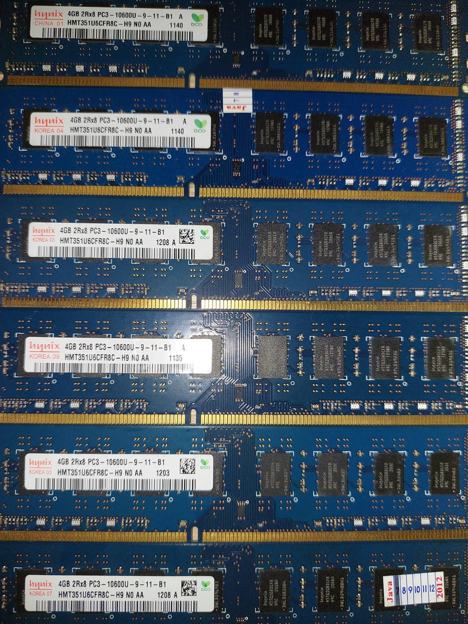 

Оперативна пам'ять SK Hynix 4GB DDR3 1333MHz 1.5 В (HMT351U6CFR8C-H9)PC3-10600U-9-11-B1