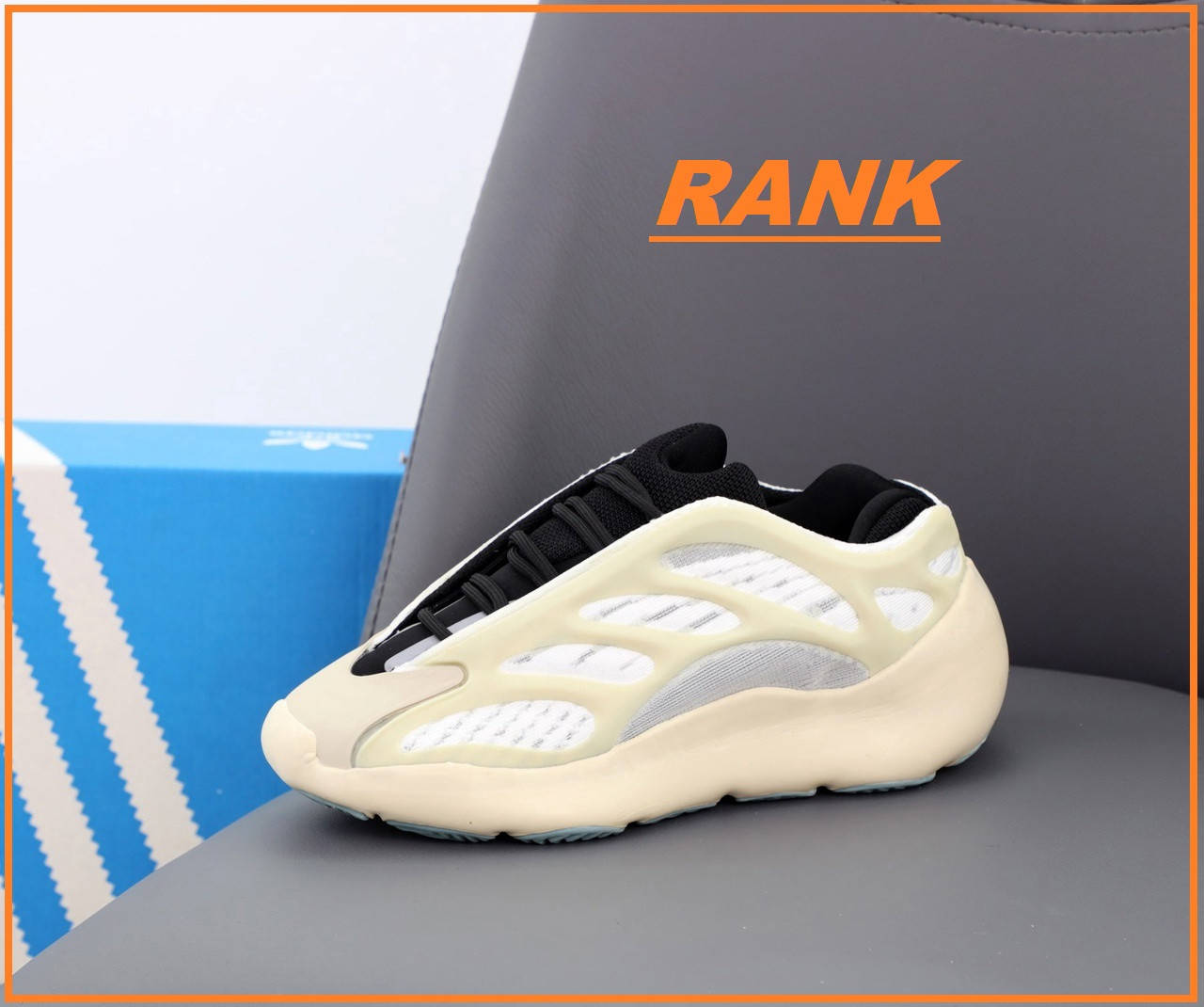 

Кроссовки женские Adidas Yeezy Boost 700 V3 Azael в стиле Адидас Изи Буст 700 Азаель Белые, Разные цвета
