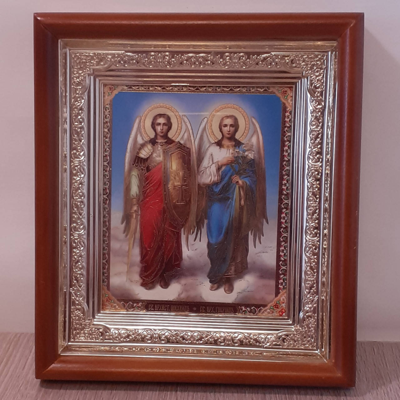 

Икона Архангелы Михаил и Гавриил, лик 10х12 см, в светлом прямом деревянном киоте