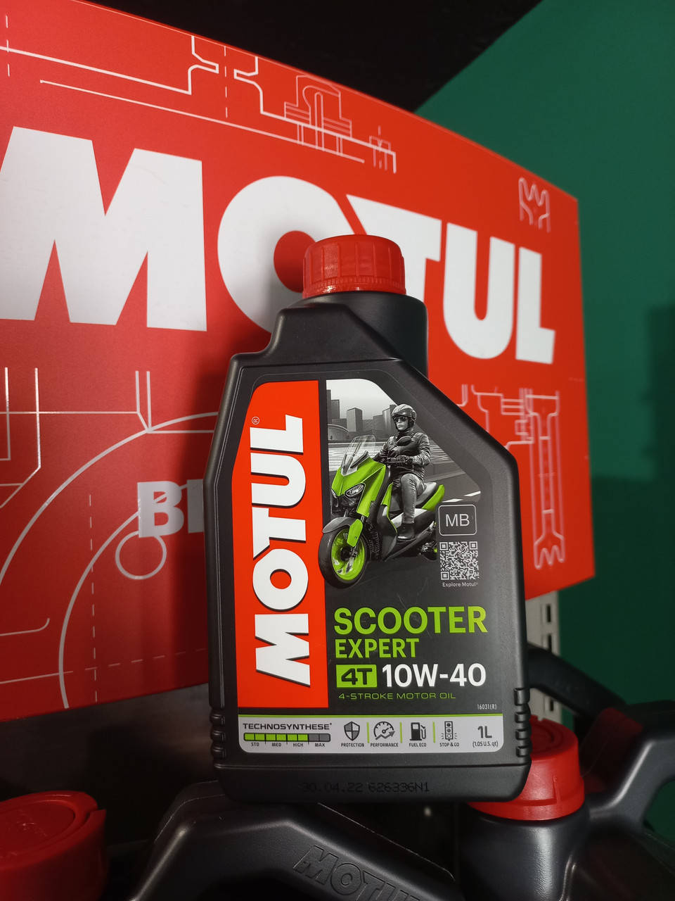 

Масло для 4-х тактных двигателей MOTUL / Scooter Expert 4T / 10W40 MB / 1 л