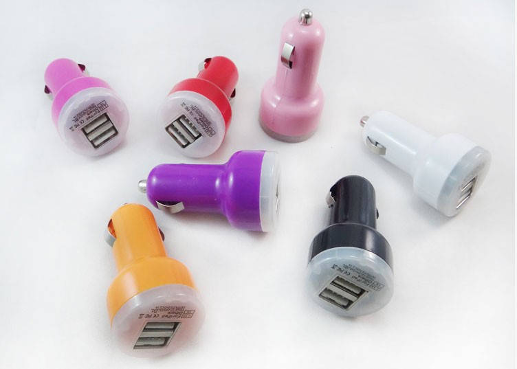 

Автомобильное зарядное устройство на два USB-разъема
