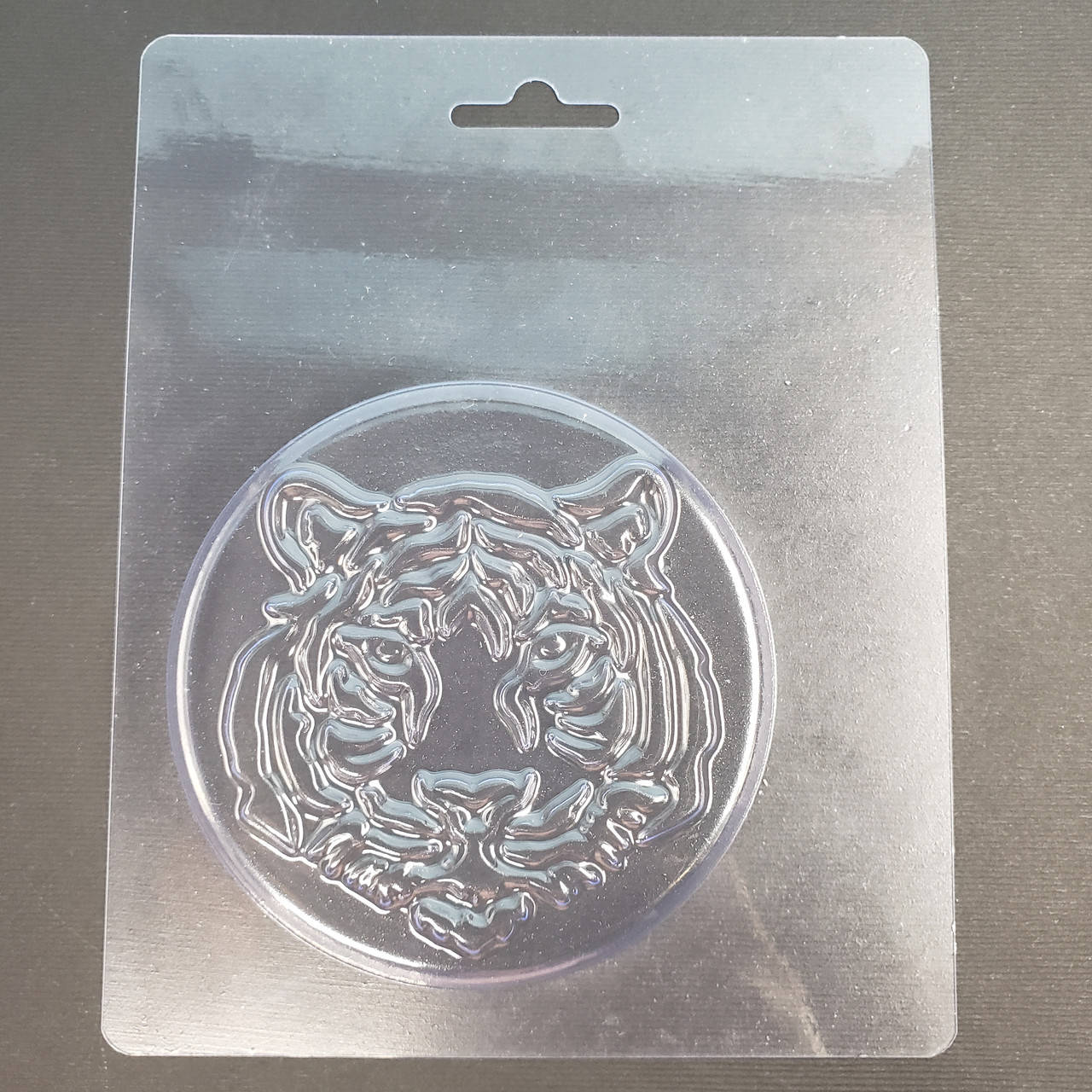 

Молд для шоколада Морда тигра (медалька)