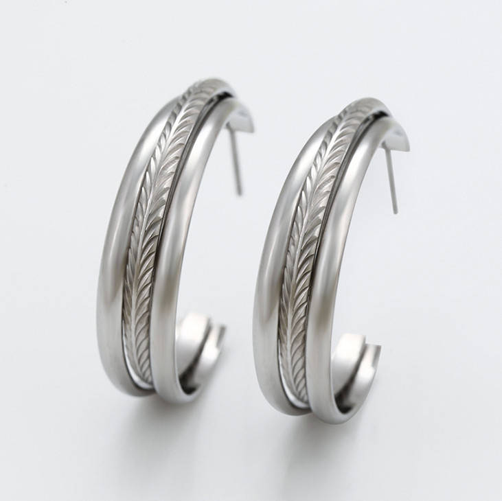 

Серьги из стали 36616 размер 30х7 мм вес 8.1 г