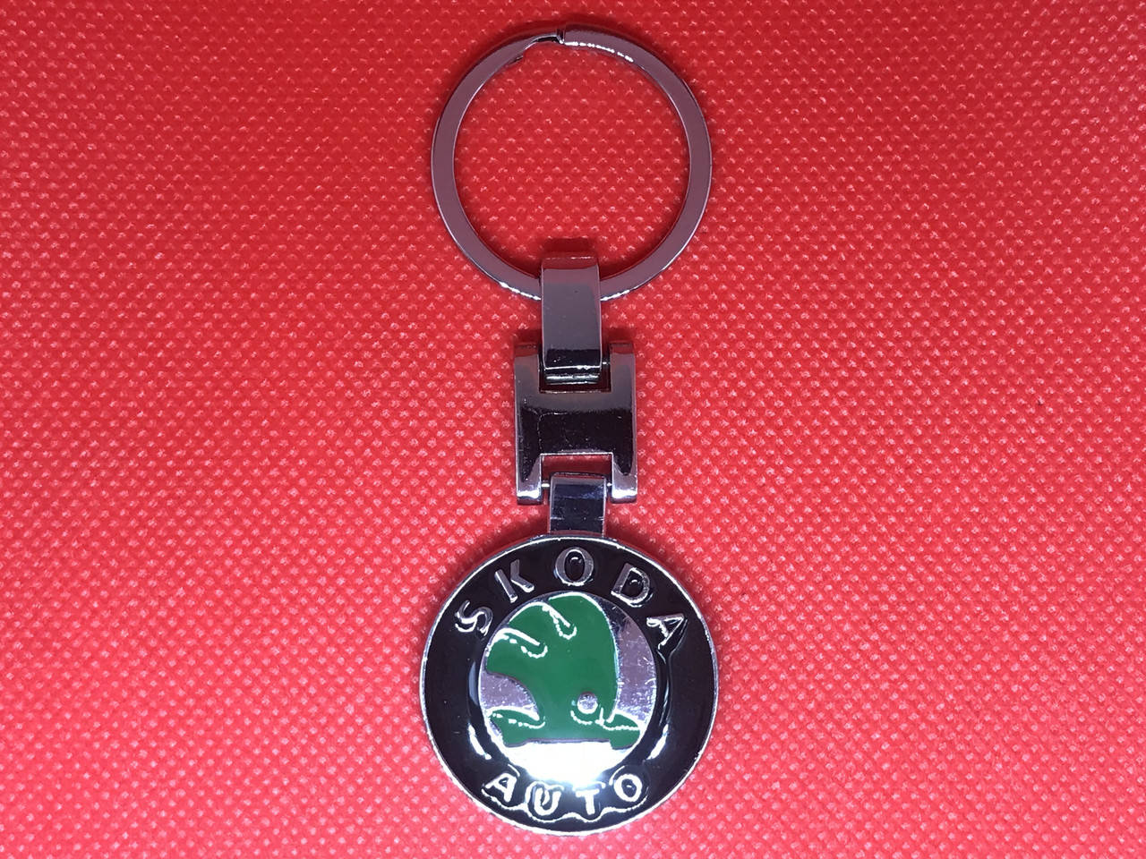 

Брелок металлический для авто ключей Skoda Шкода