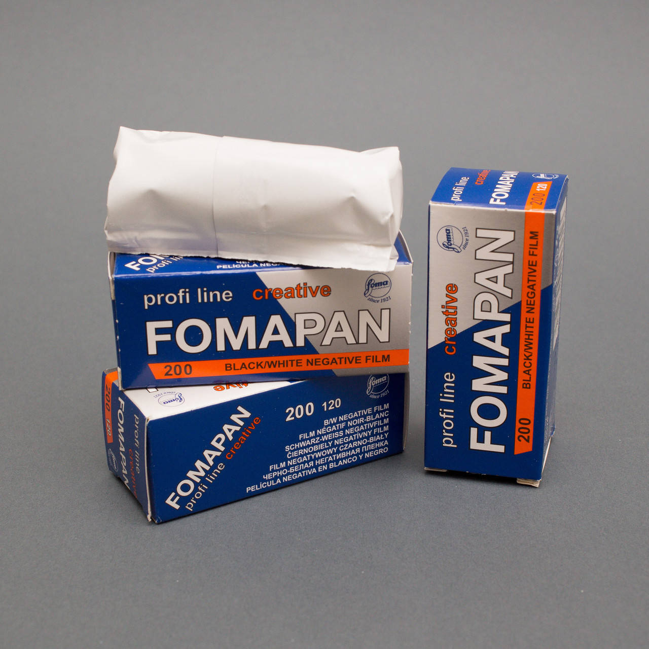 

Фотопленка черно-белая Foma Fomapan 200 (120)