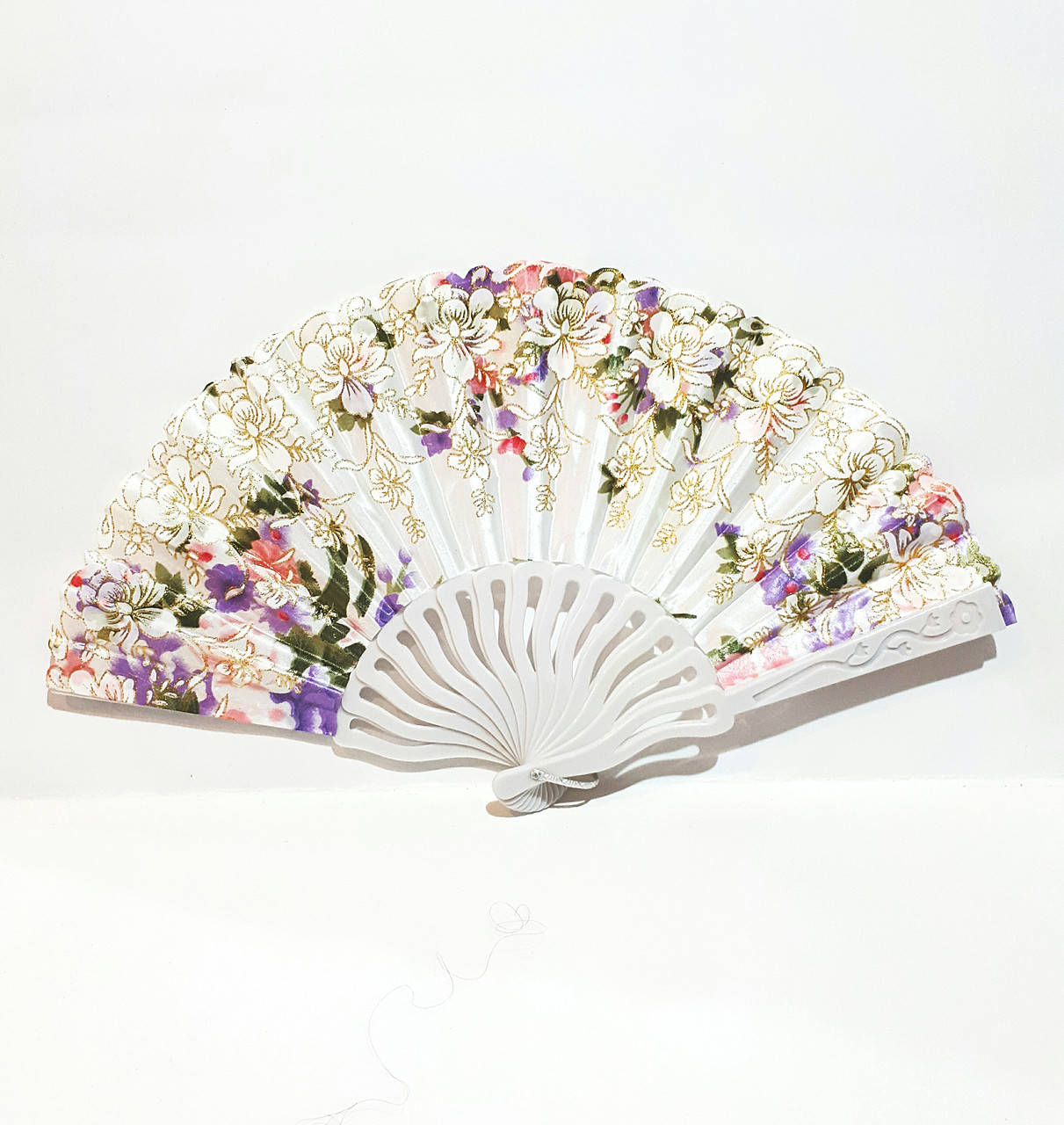 

Веер с золотом белый