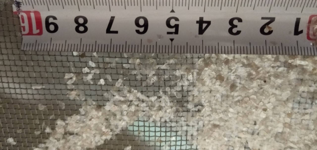 

Слюда декоративная, для создания игрушек. Чешуйки 0.2-1.5 мм. Искристая. Упаковка 100 г