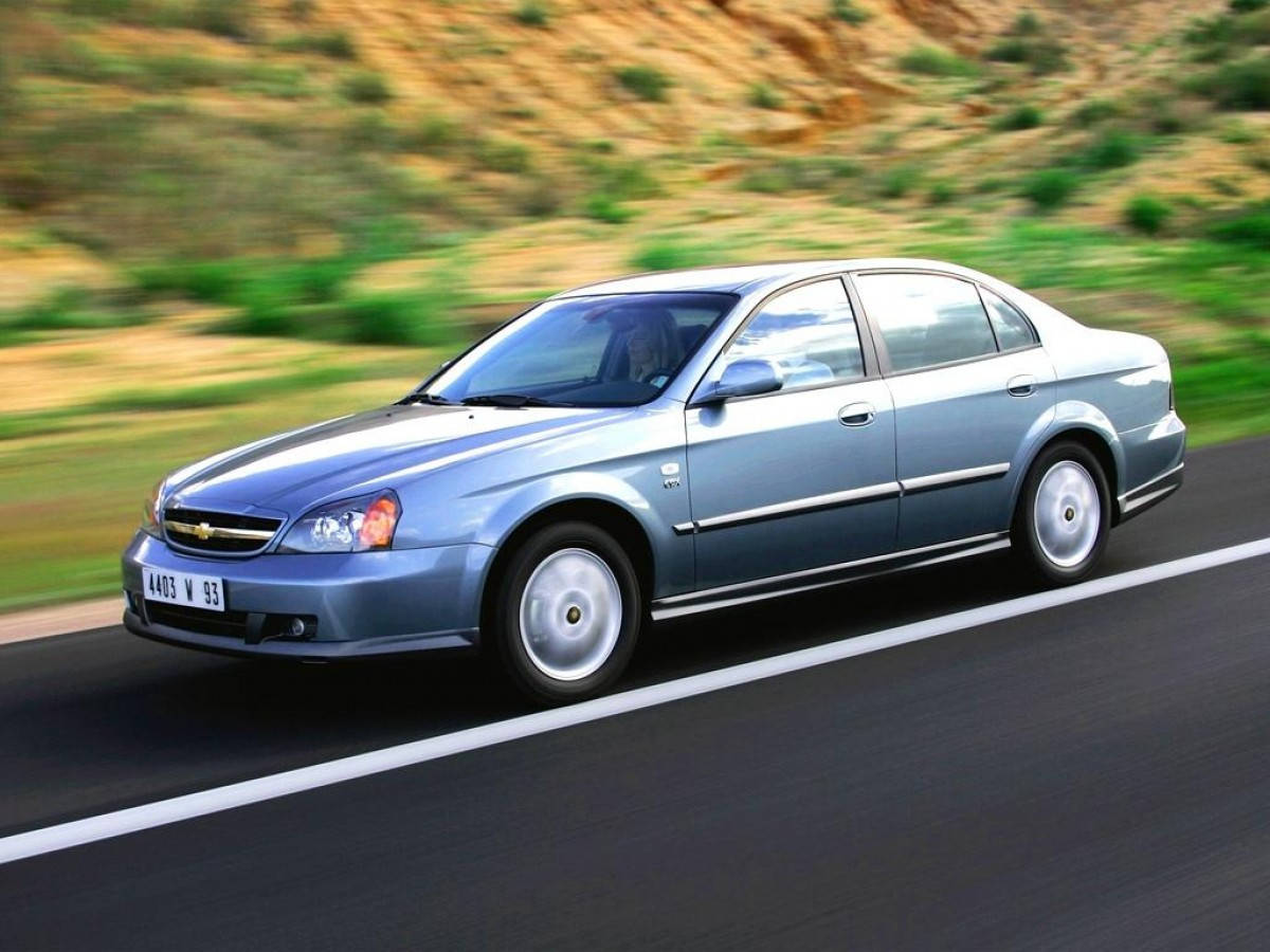 

Багажник поперечки CHEVROLET Evanda Sedan 2003-2006 гладкая крышаCAMEL Кенгуру, Черный