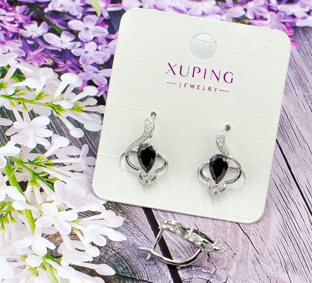 

Серьги Xuping с черным и белыми фианитами - позолота Белое Золото.
