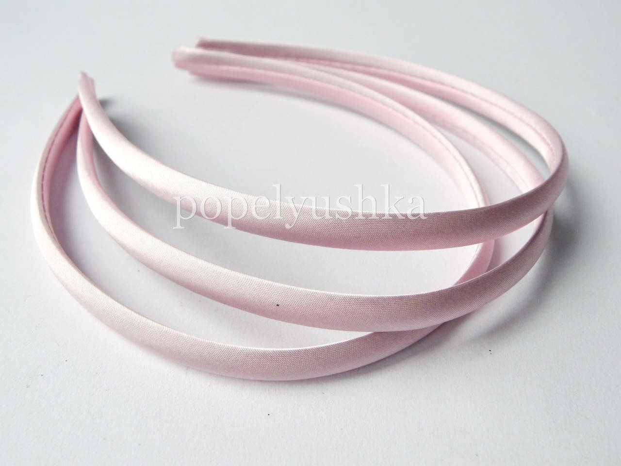 

Обруч обтянутый 1,5 см светло-розовый