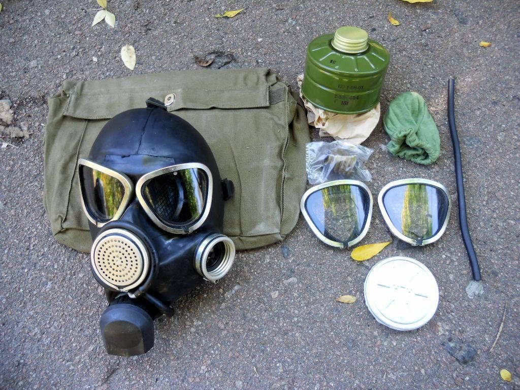 

Протигаз ПМК-2 ( ГП-7В) радянський комплектний