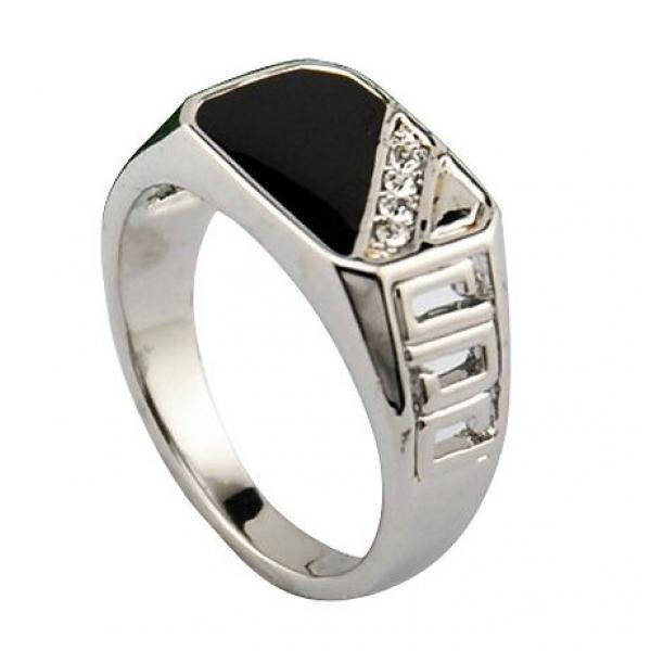 

Мужское позолоченное белое кольцо с камнями Black Ring 20