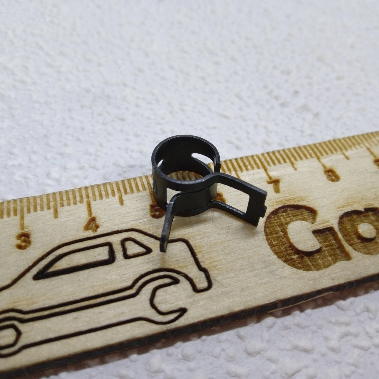 

Хомут автомобильный пружинный самозажимной 9 мм UA