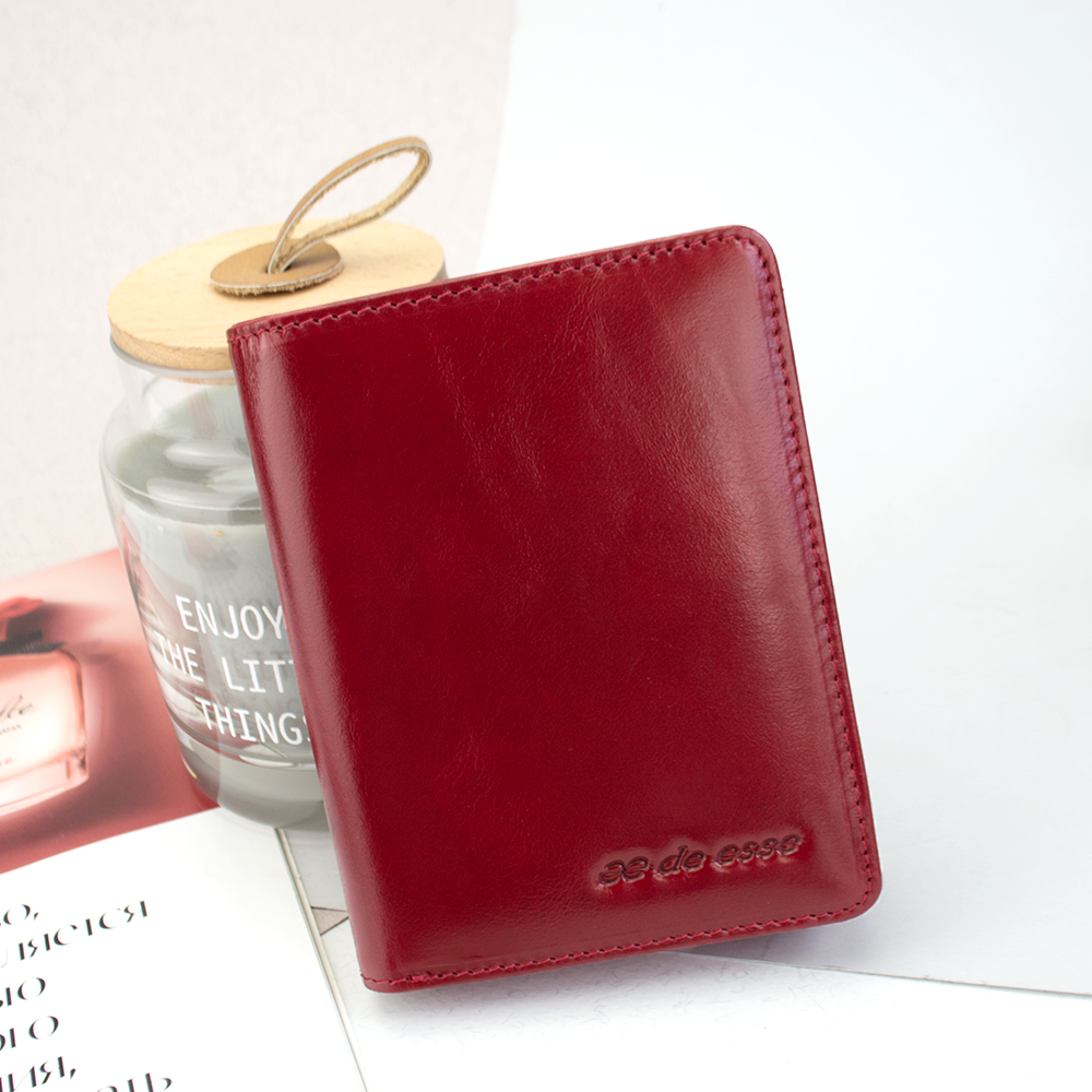 

Кошелек женский кожаный маленький De Esse LC63130-2035B на магните красный