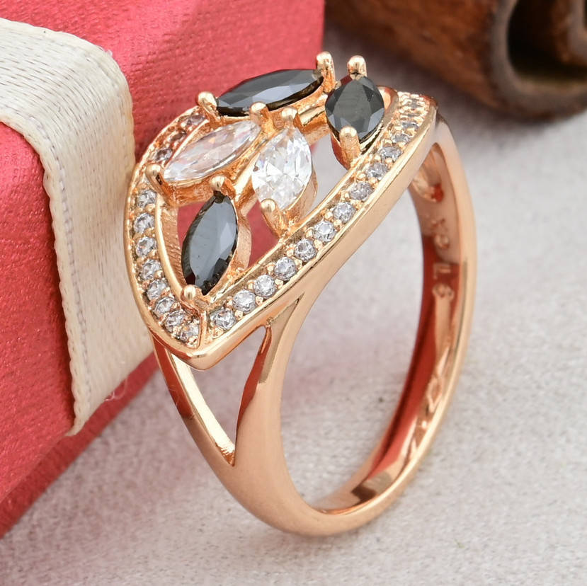 

Кольцо Xuping 14584 ширина 11 мм чёрно-белые фианиты позолота 18К размер 19