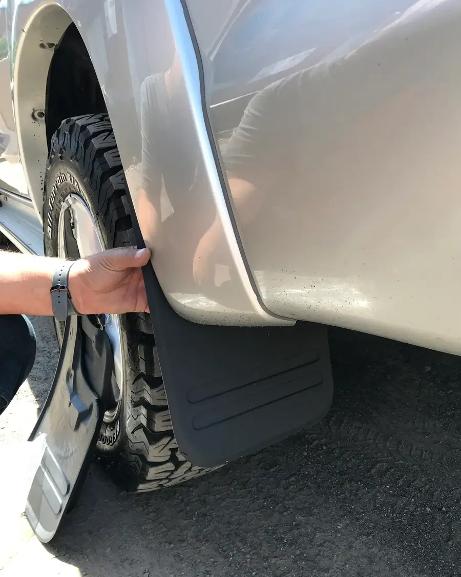 

Задние брызговики короткие (2 шт, Б-качество) для Toyota Hilux 2006-2015 гг.