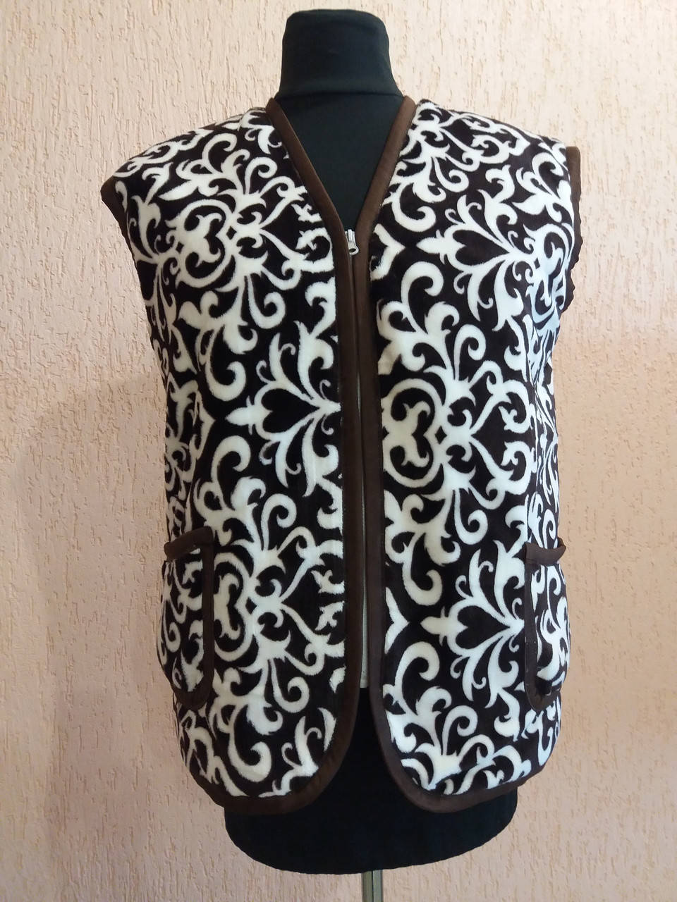 

Жилетки женские