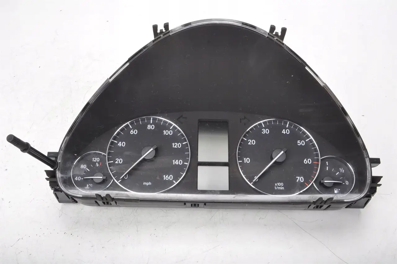 

Панель приборов MERCEDES W203 Рестайл 1.8 ЧАСЫ A2035404647 под заказ 2-4 дн
