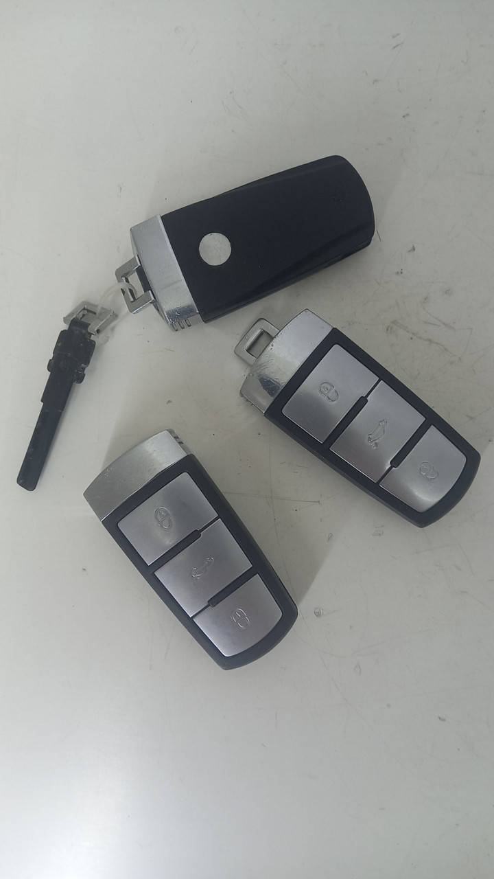 

Ключ пульт зажигания Volkswagen Passat B6 B7 CC 2010 гг 3C0959752M