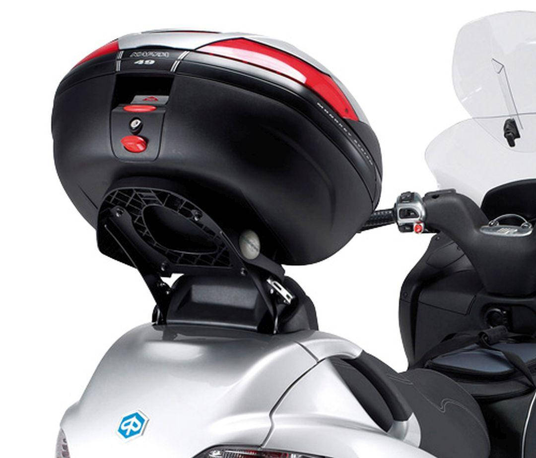 

СТЕЛЛАЖ ЦЕНТРАЛЬНОГО КОФРА KAPPA PIAGGIO Mp3 125 / 250 / 300/ 400 /KR134