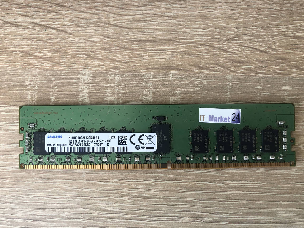 

Серверна пам'ять RAM Samsung 16GB 1Rx4 PC4-2666 2666Mhz ECC
