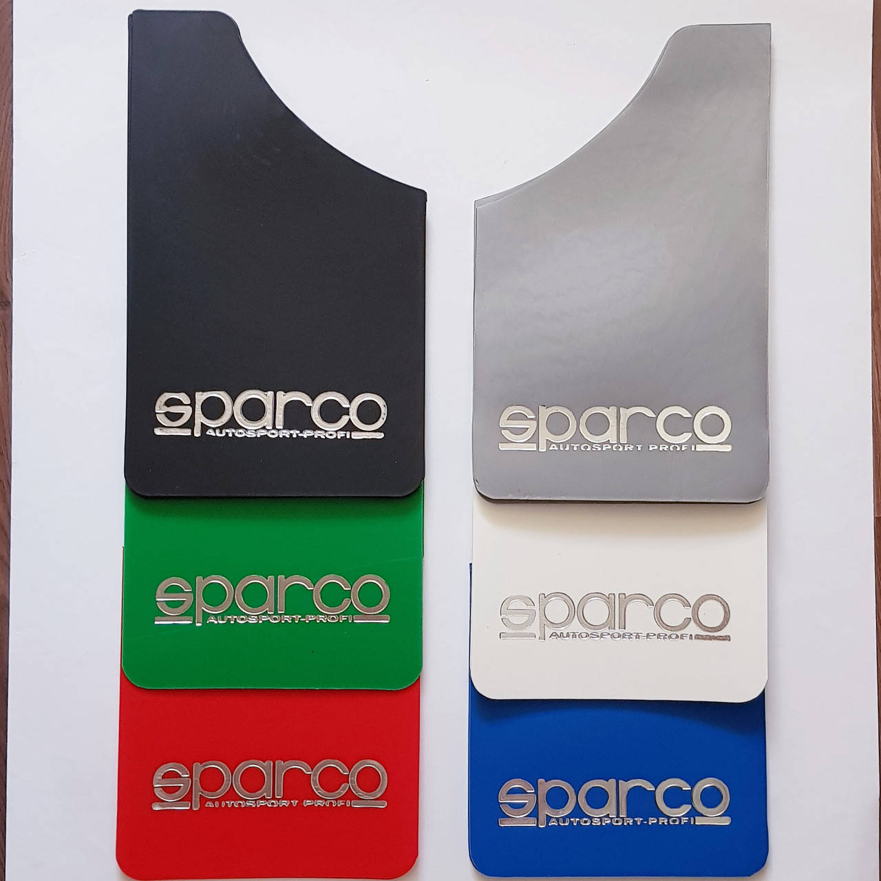 

Брызговики Sparco цветные, малые 370х215мм.