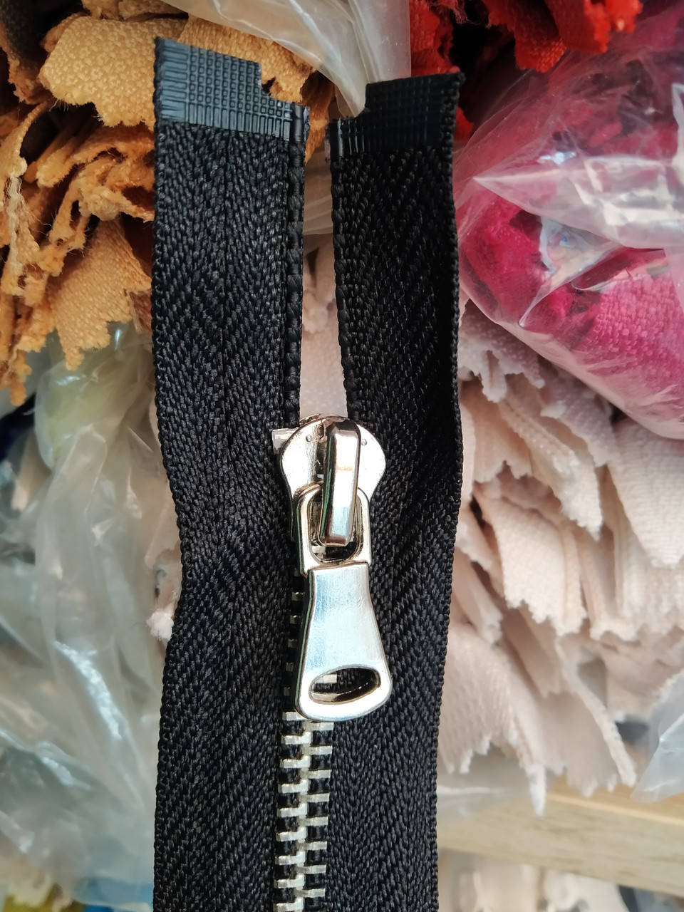 

Застёжка - молния чёрная , пятёрка, 80см, металл., Черный