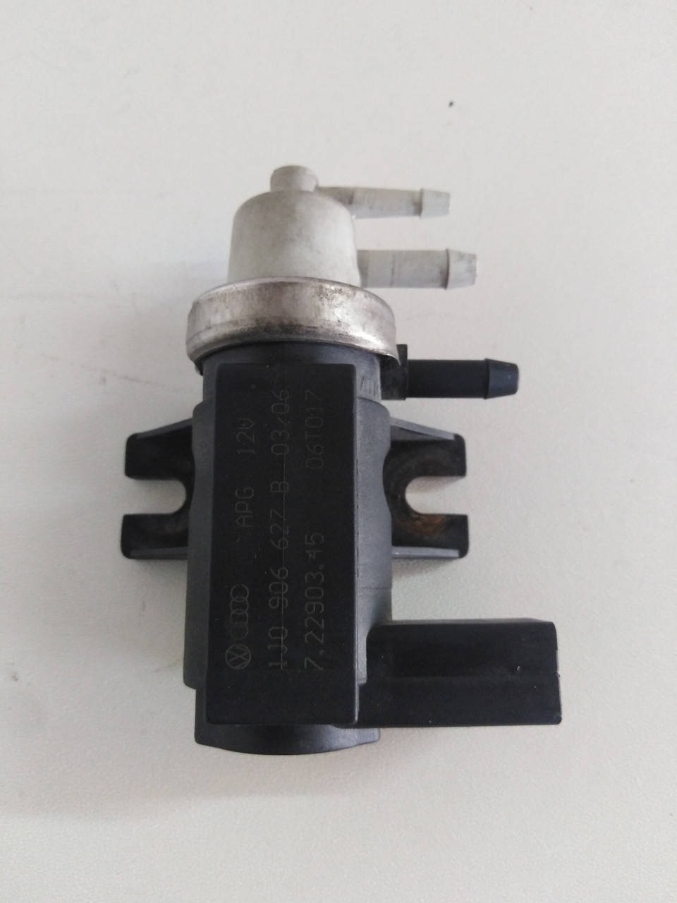 

Клапан управления турбиной Volkswagen 1,9 - 2,0 TDI. N75, 1J0906627B.