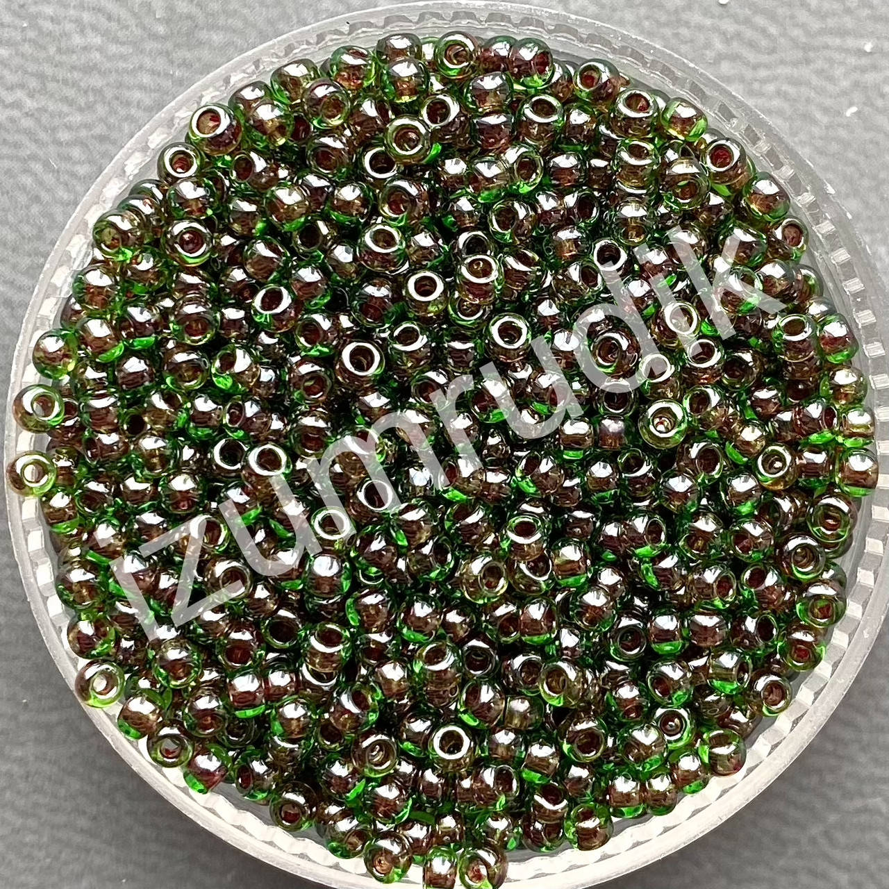 

Бисер круглый TOHO TR-11-250