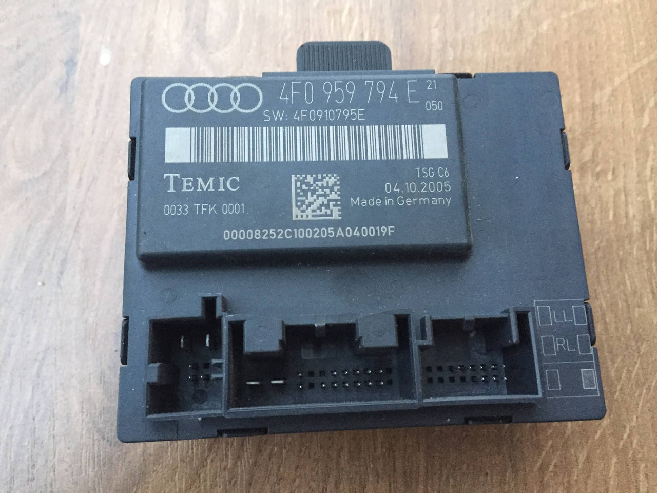 

Блок комфорта Audi A6 2006 [4F0959794E] C6 BPJ, задний правый