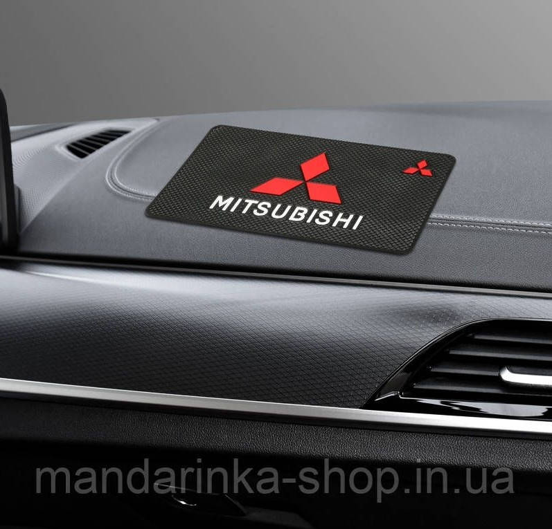 

Антискользящий коврик на панель авто Mitsubishi (Мицубиси)